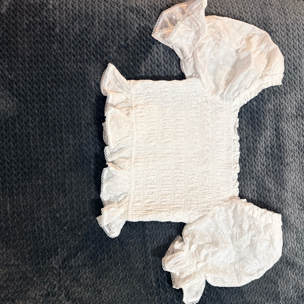 DISSH White Eyelet Smocked Puff-Sleeve Crop